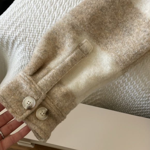 Roots cream shacket, size US S - Picture 4 of 6